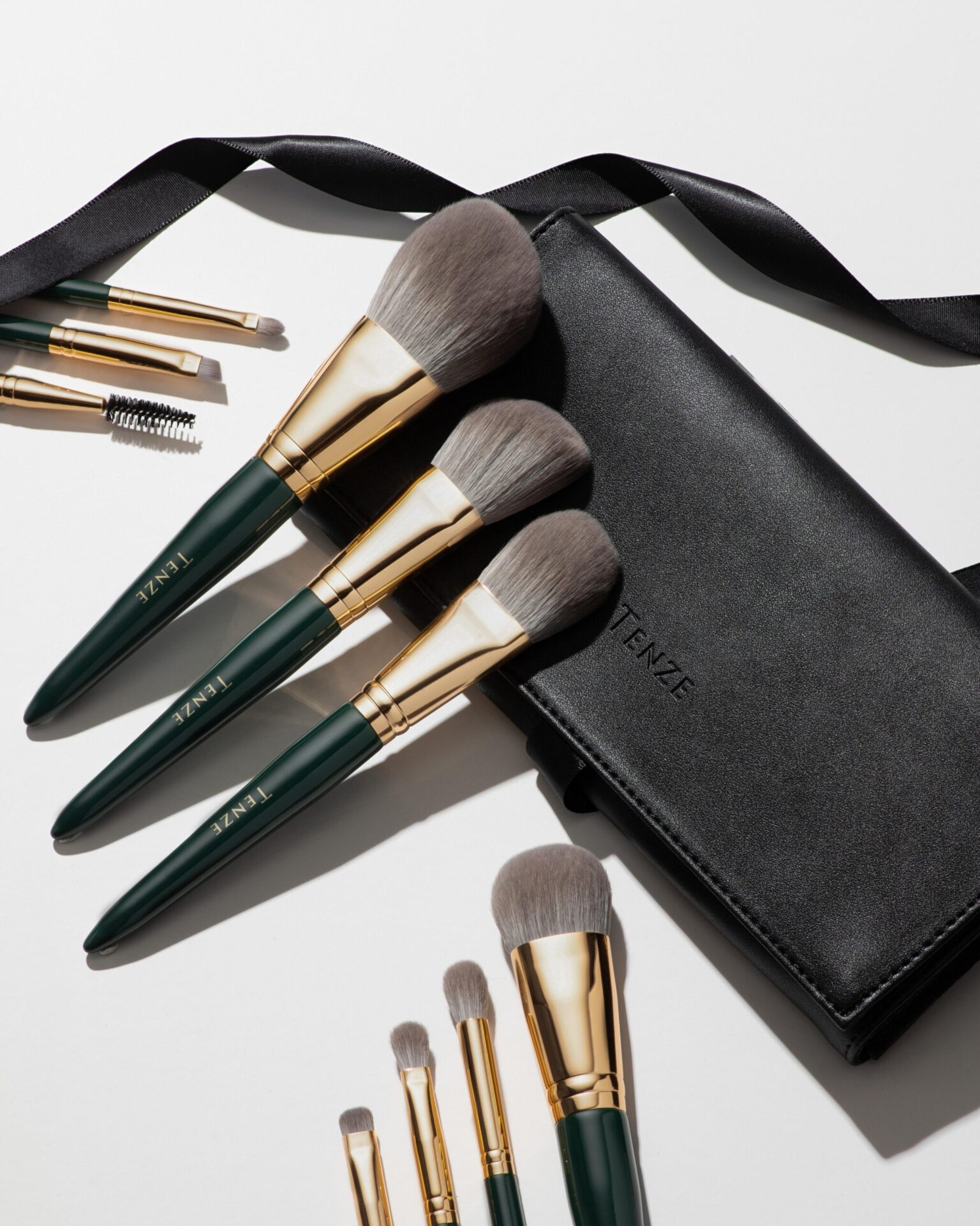 Набір Emerald Collection “Basic+” на 10 пензлів з чохлом