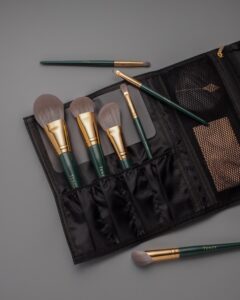 Набір Emerald Collection «Basic» на 7 пензлів з чохлом