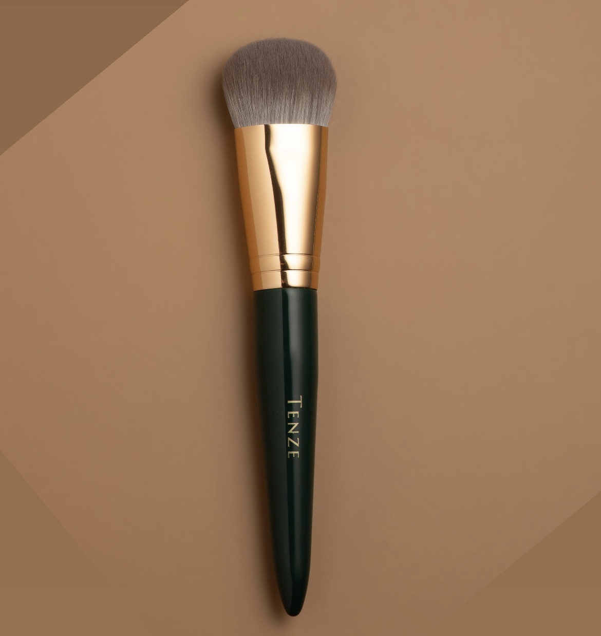 Emerald Collection Foundation Brush Акція