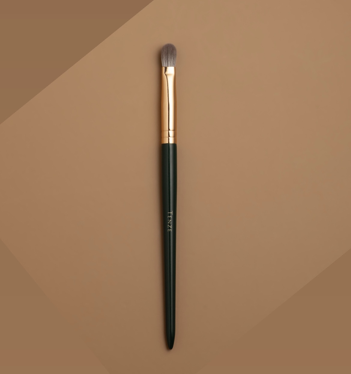 Emerald Collection Base Eyeshadow Brush Акція