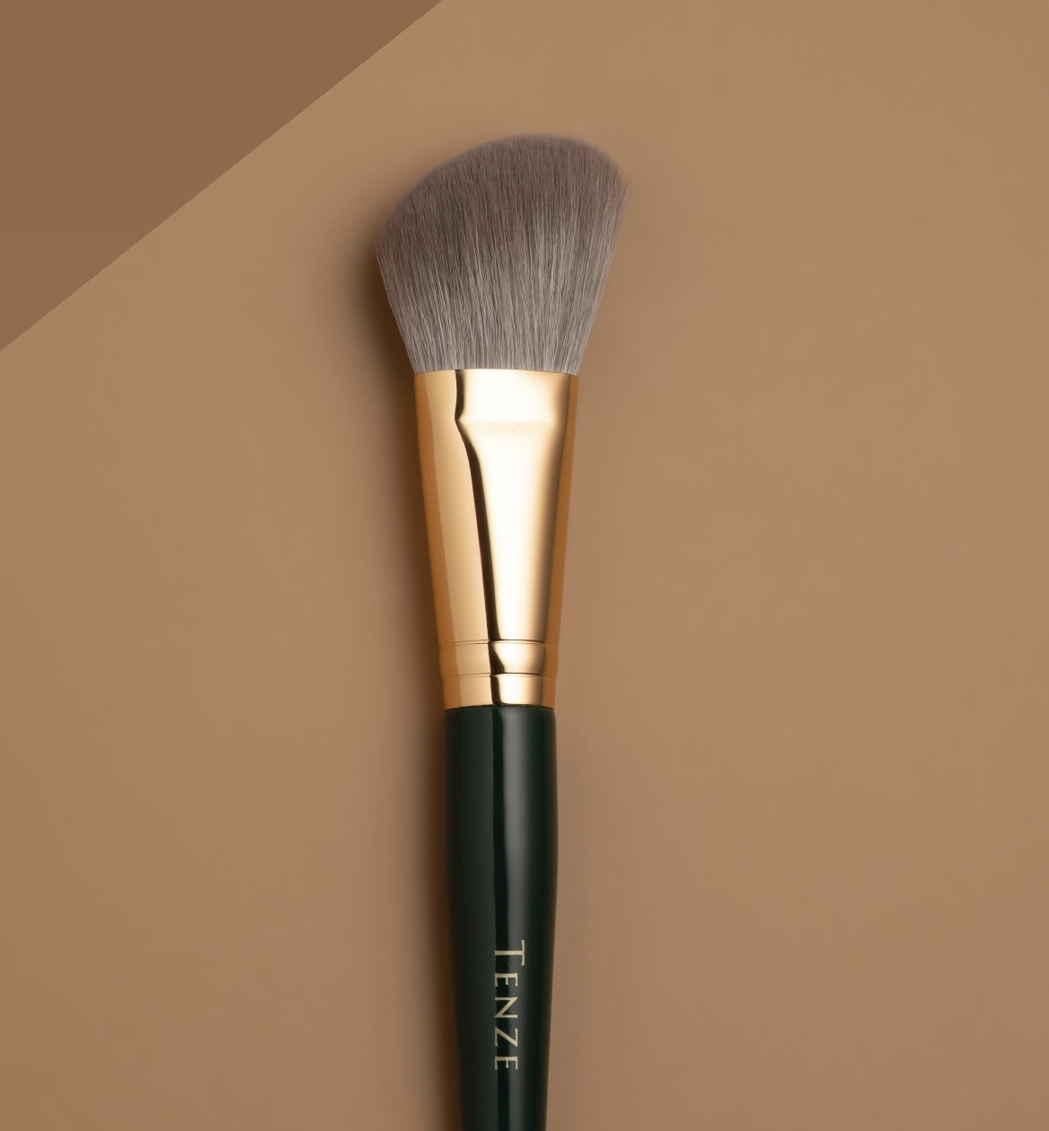 Emerald Collection Contour Brush Акція
